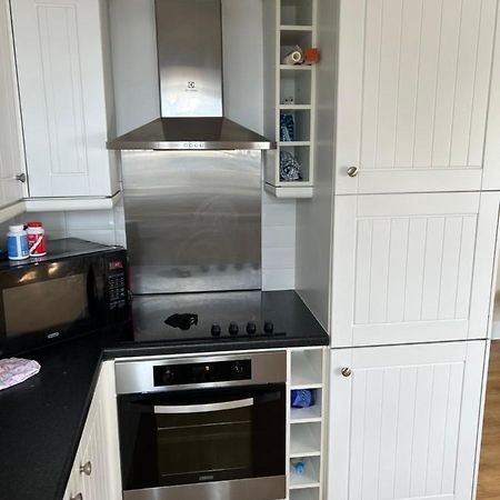 Double Bed Room Theobald Street Borehamwood Zewnętrze zdjęcie