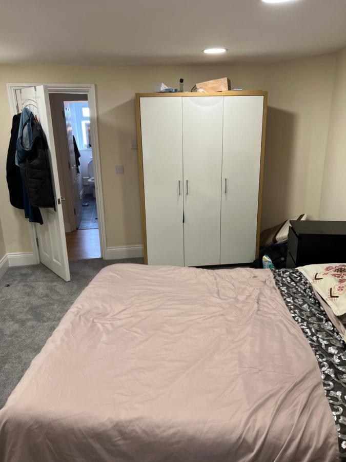 Double Bed Room Theobald Street Borehamwood Zewnętrze zdjęcie